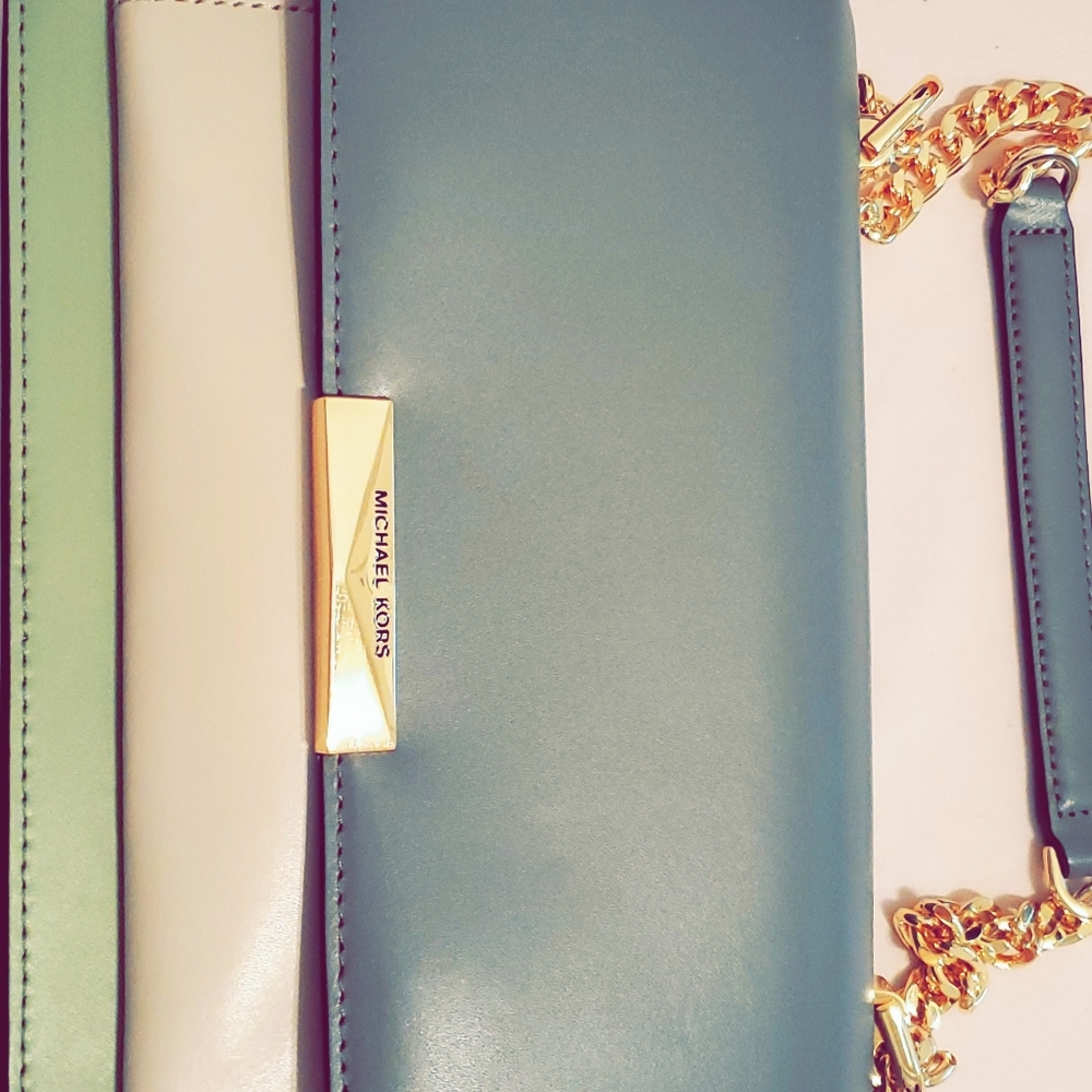 Michael kors purse